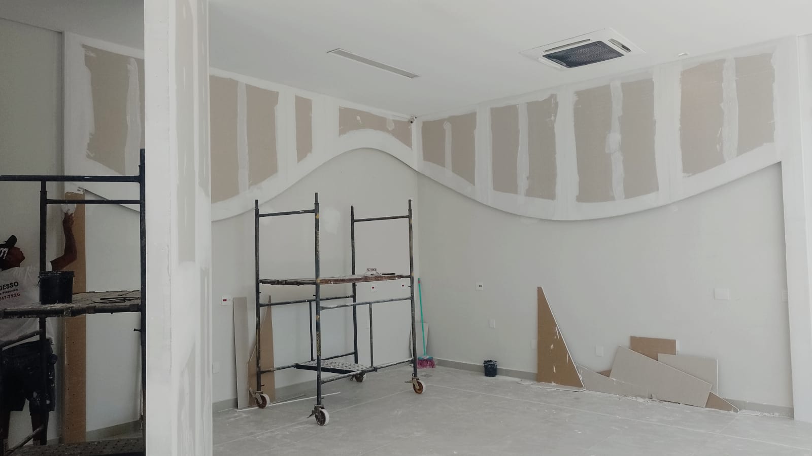 parede de drywall suporta tv